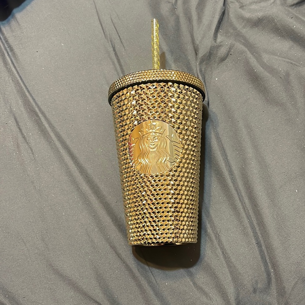 The small 16 oz Christmas cup